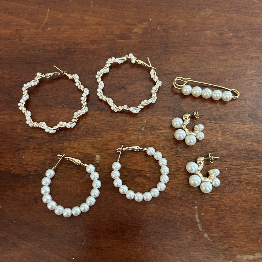 3x Gold Tone & Faux Pearl Hoop Earrings + Safety Pin Brooch Vtg Preppy Style